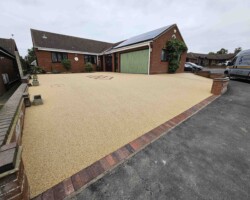 After - Brindle Block Edge Installed / Recess Manholes / Finished With Meadow Resin Bound